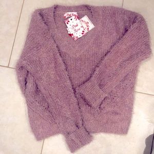New- Pinkish/Purple V Neck Fuzzy Sweater 💕